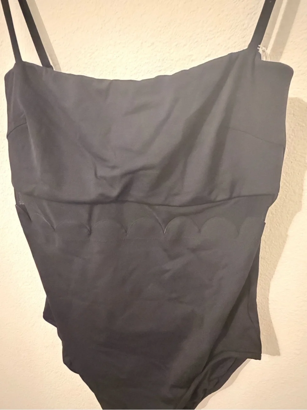 NWT Seafolly Petal Edge Scallop Black One Piece Swimsuit Size 16DD